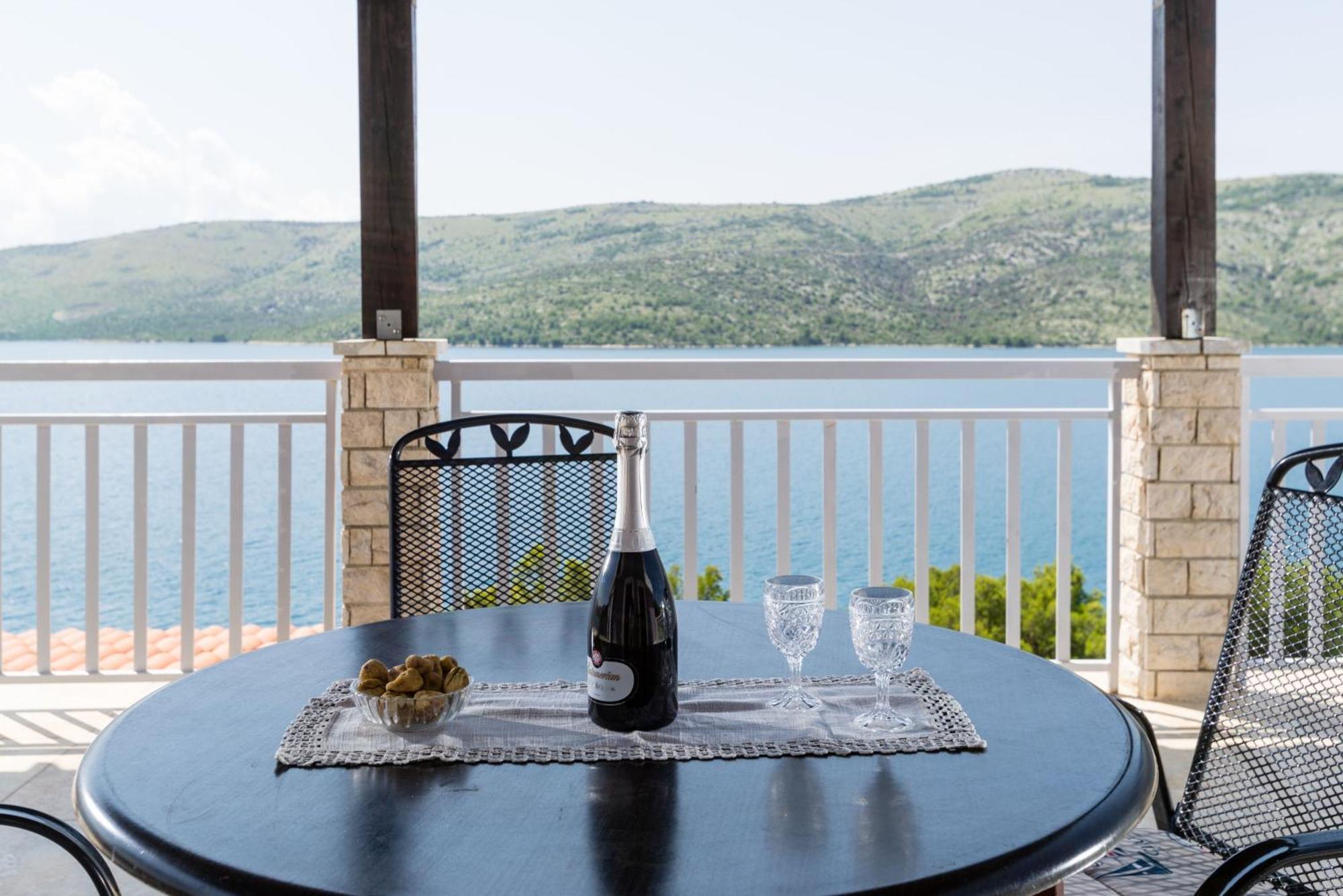 Seaside Villa Lara Mit Beheiztem Swimmingpool Poljica  Eksteriør bilde